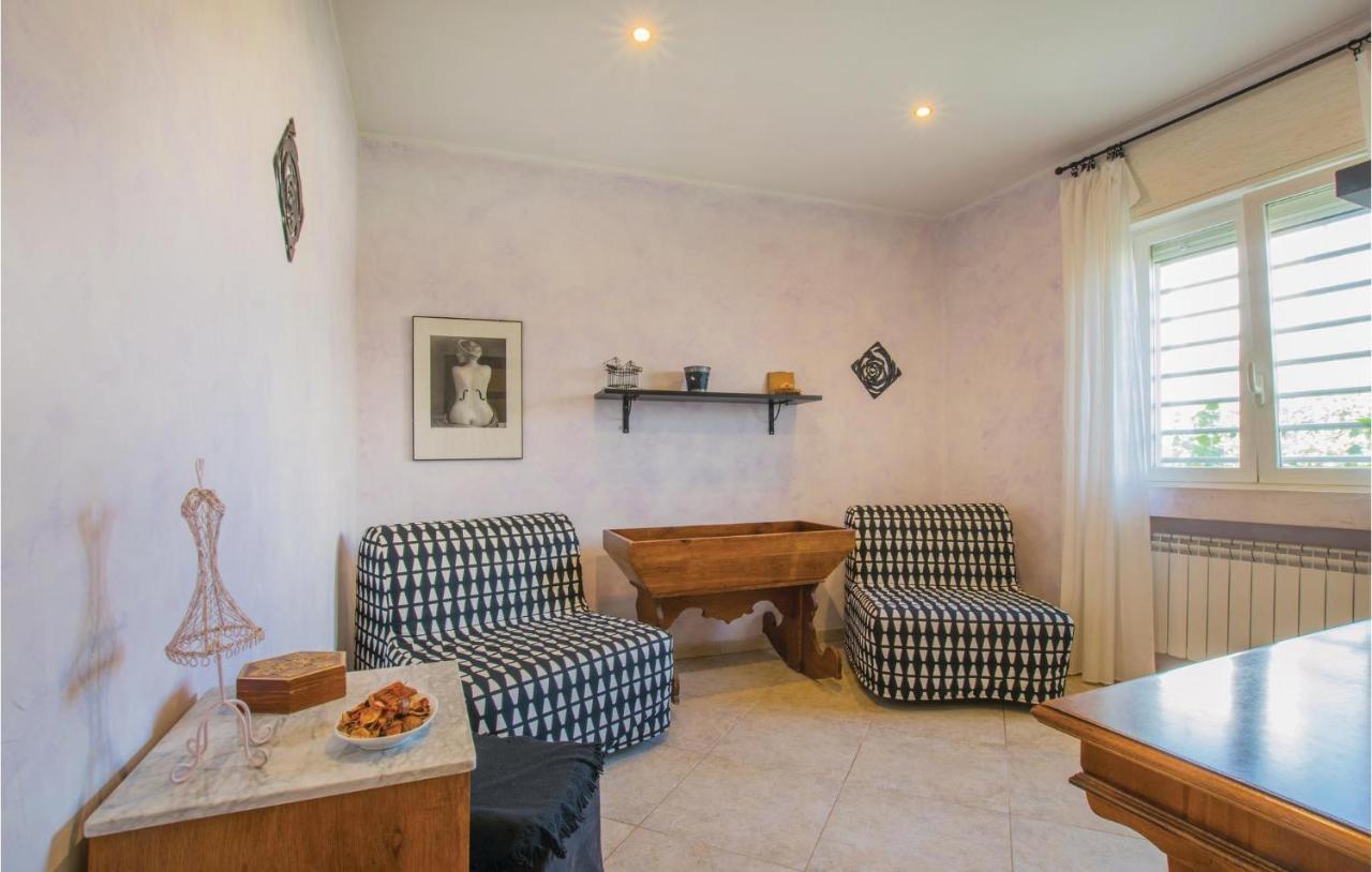 Awesome Apartment In Bari With Wifi Eksteriør billede